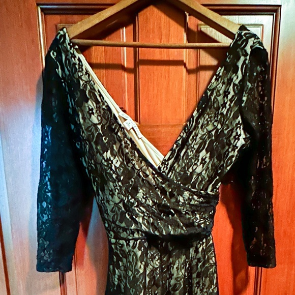 Stunning faux wrap black lace dress - Picture 1 of 8